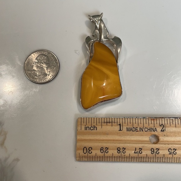 Large butterscotch Amber pendant, beautiful piece - Picture 7 of 7